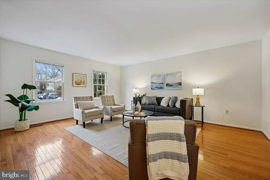 7847 Heatherton Ln, Rockville, MD 20854 - #3