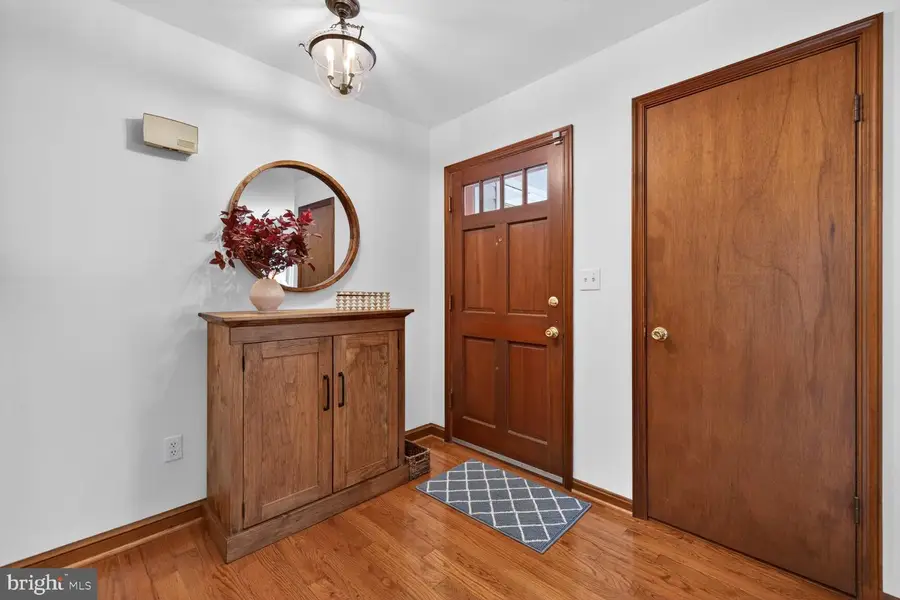 8261 Hawkins Creamery Rd, Gaithersburg, MD 20882 - #2