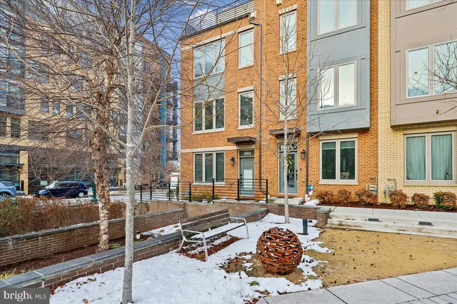 882 Thompson Cres #28, Rockville, MD 20852 - #2