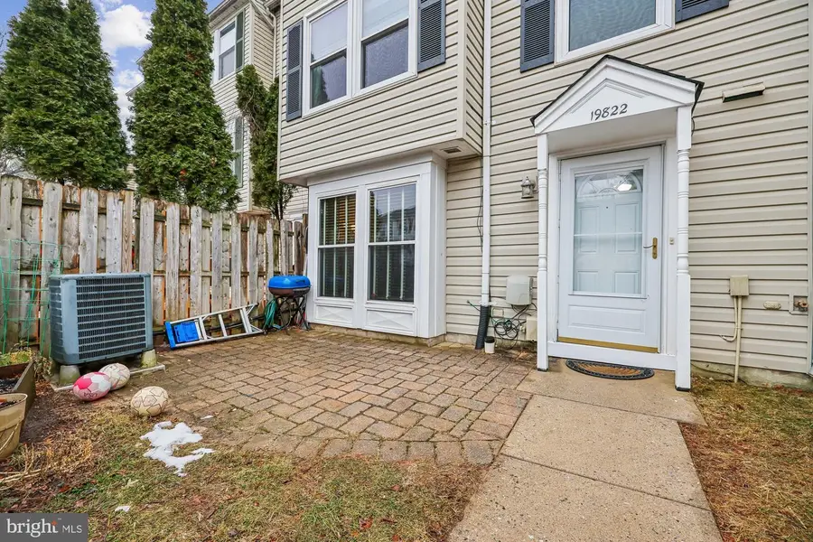 19822 Larentia Dr, Germantown, MD 20874 - #2