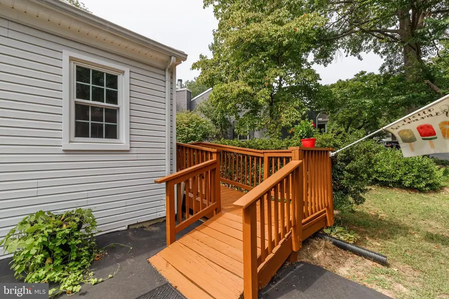 20550 Neerwinder St, Germantown, MD 20874 - #3