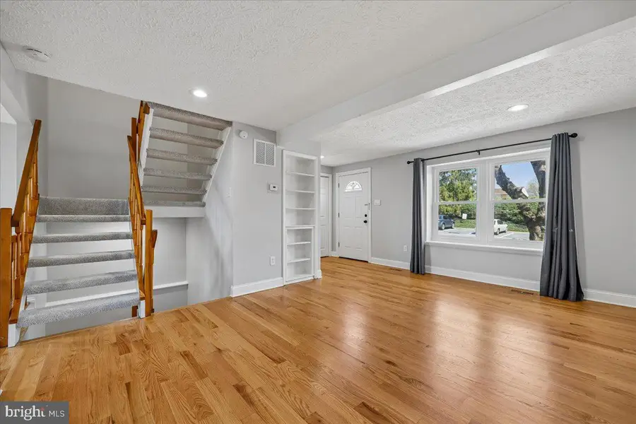 25615 Coltrane Dr, Damascus, MD 20872 - #2