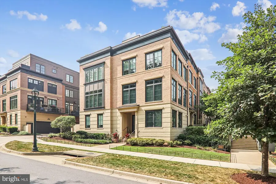 3675 Chevy Chase Lake Dr, Chevy Chase, MD 20815 - #2