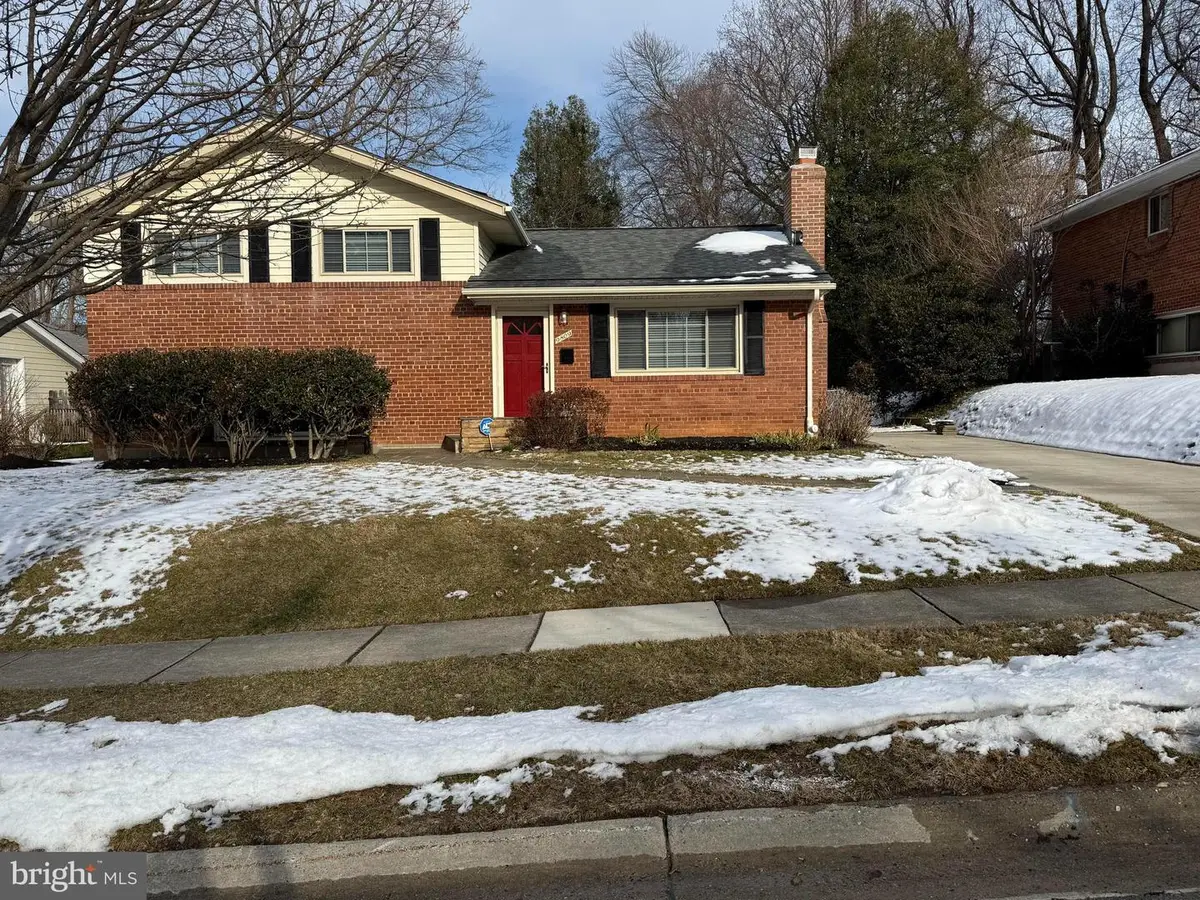 9809 Holmhurst Rd, Bethesda, MD 20817 - #1