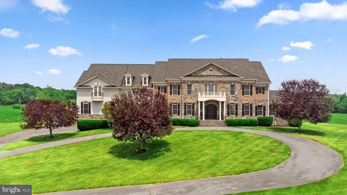 7251 Annapolis Rock Rd, Gaithersburg, MD 20882 - #1