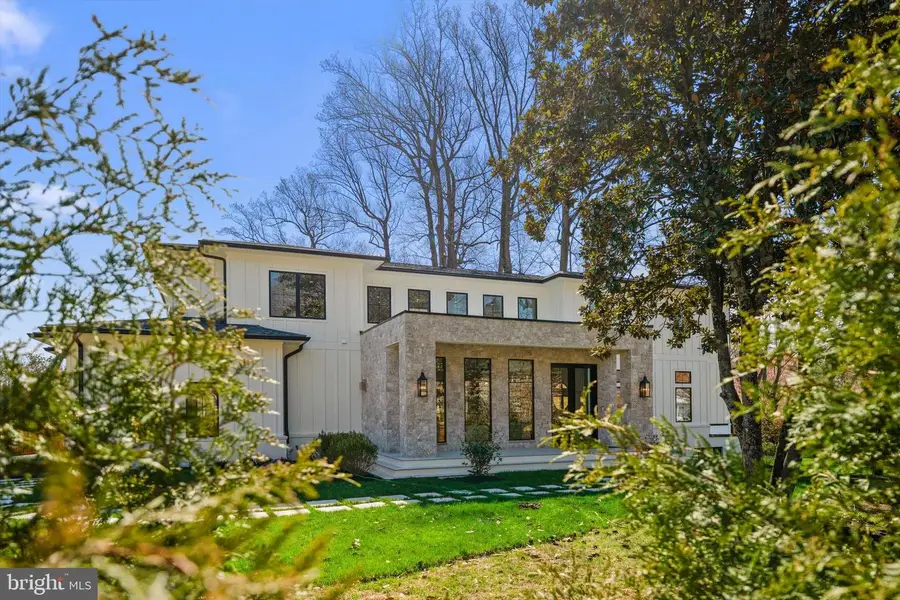 6116 Eastview St, Bethesda, MD 20817 - #2