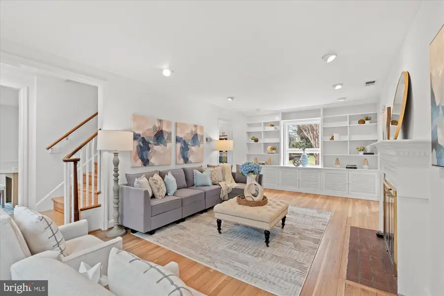 5706 Wilson Ln, Bethesda, MD 20817 - #2