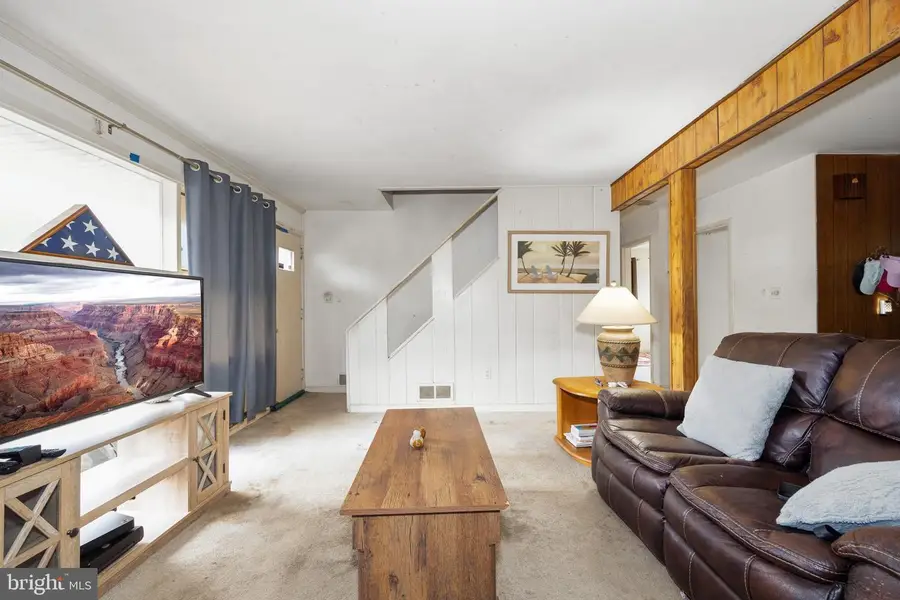 1612 Marshall Ave, Rockville, MD 20851 - #2