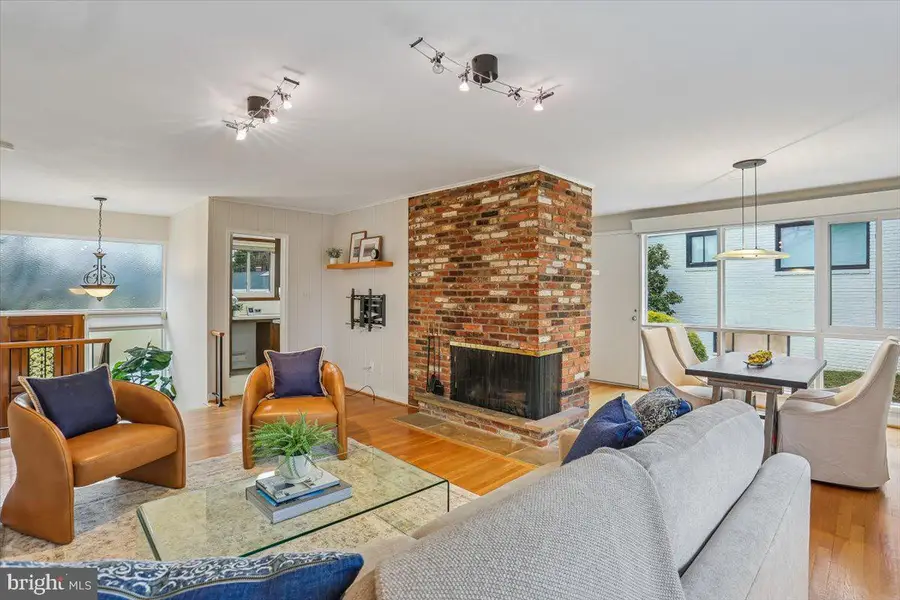 6017 Cheshire Dr, Bethesda, MD 20814 - #3