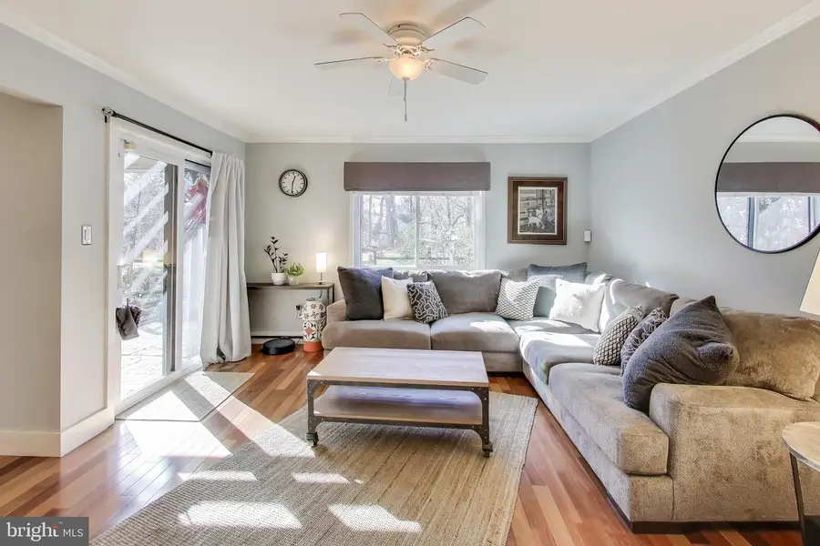 9566 Fern Hollow Way, Gaithersburg, MD 20886 - #3