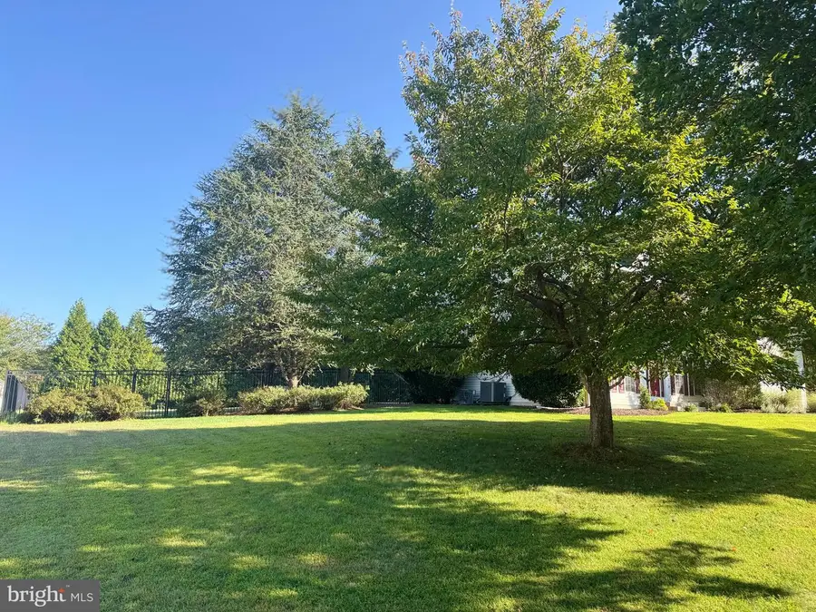 23601 White Peach Ct, Gaithersburg, MD 20882 - #3