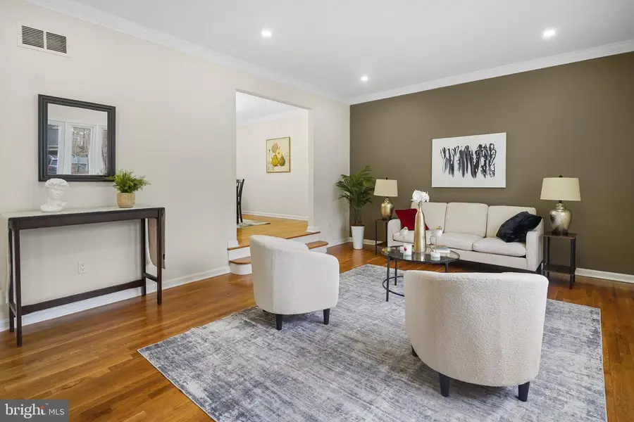 1705 Crestview Dr, Rockville, MD 20854 - #3