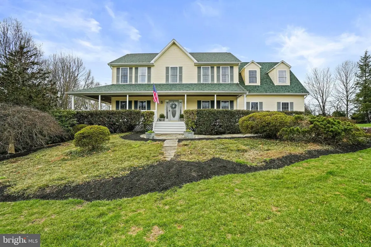 20409 Peach Tree Rd, Dickerson, MD 20842 - #1