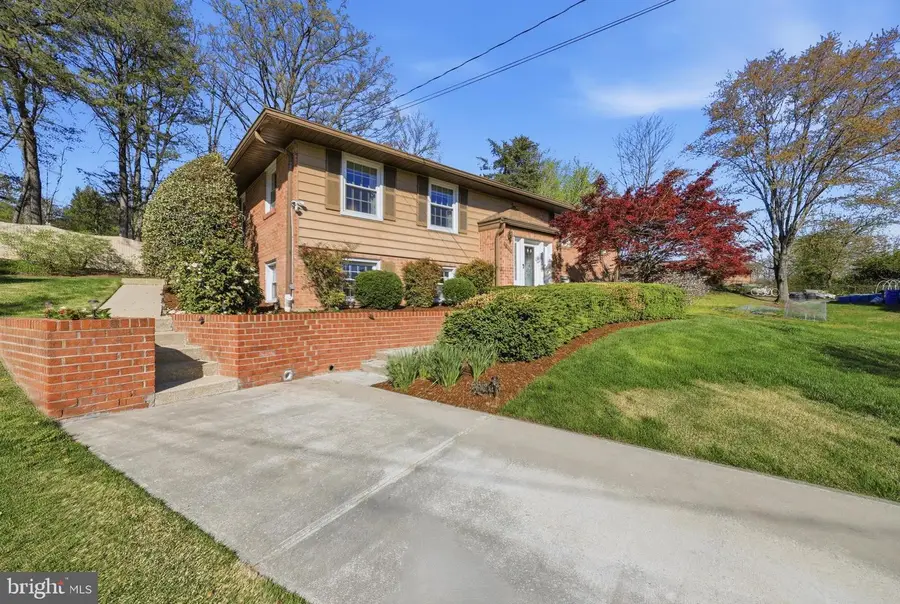 12709 Castleleigh Ct, Silver Spring, MD 20904 - #2