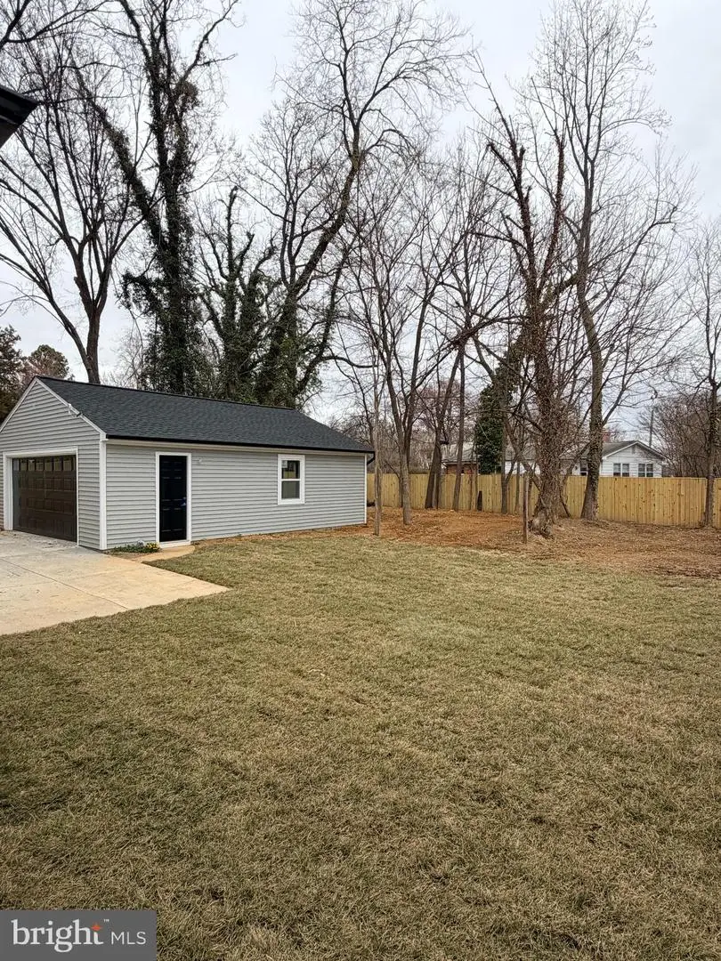 13711 Parkland Dr, Rockville, MD 20853 - #3