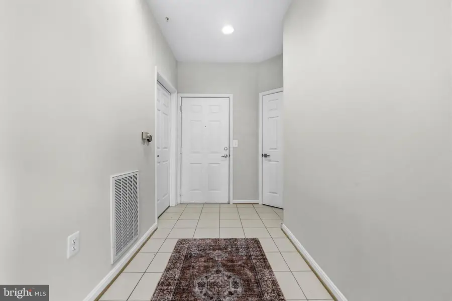 502 King Farm Blvd #207, Rockville, MD 20850 - #3