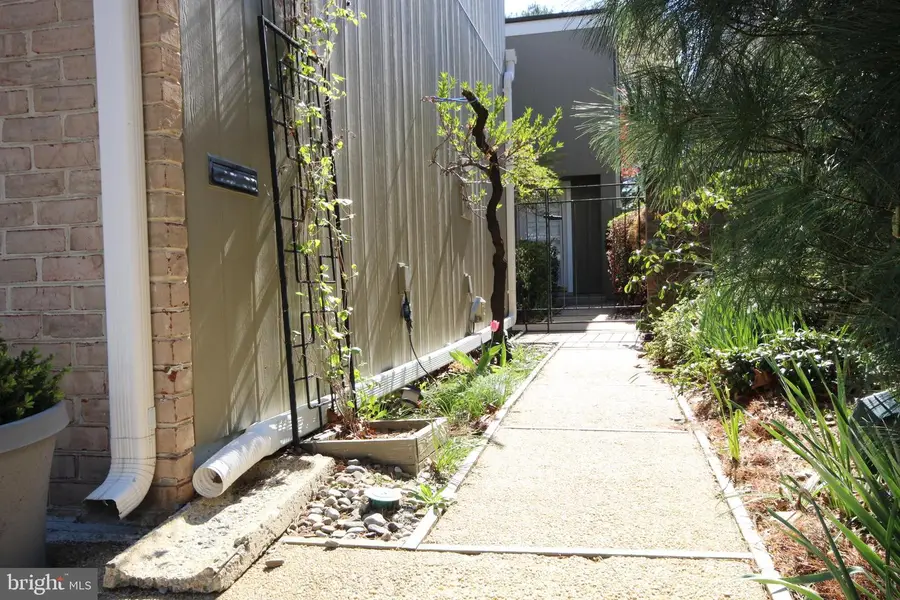 19109 Brooke Grove Ct, Montgomery Village, MD 20886 - #2