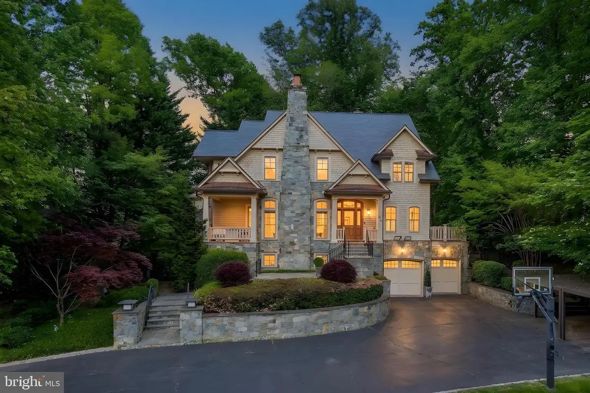 8819 Chalon Dr, Bethesda, MD 20817 - #1