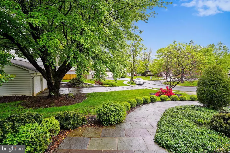 6 Crestview Ct, Potomac, MD 20854 - #2