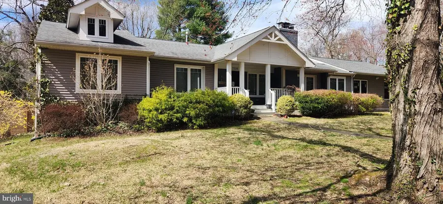 7516 Glenriddle Rd, Bethesda, MD 20817 - #2