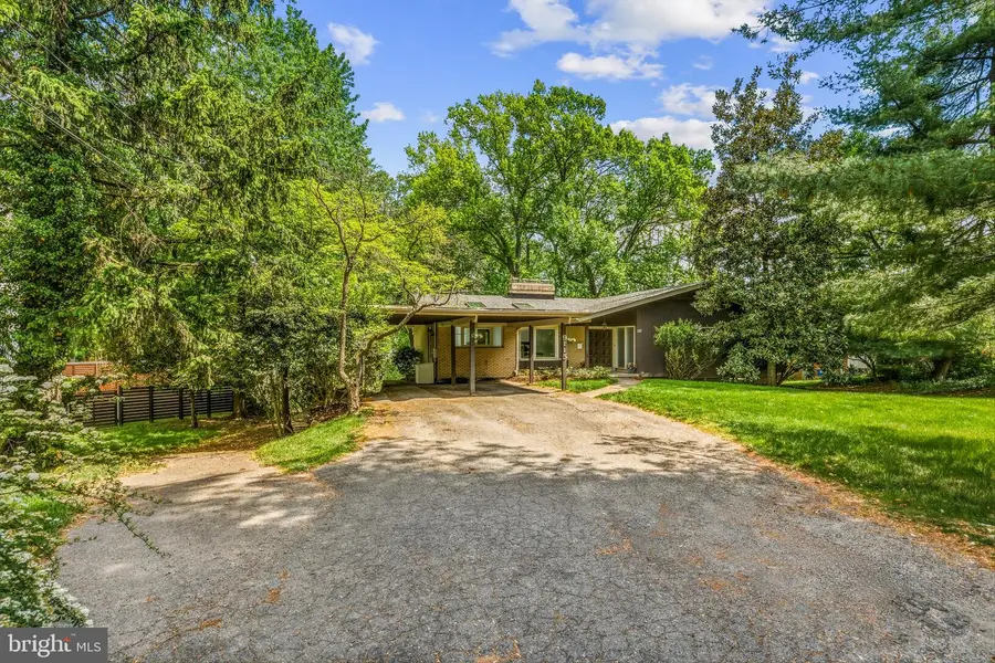 9115 Levelle Dr, Chevy Chase, MD 20815 - #2