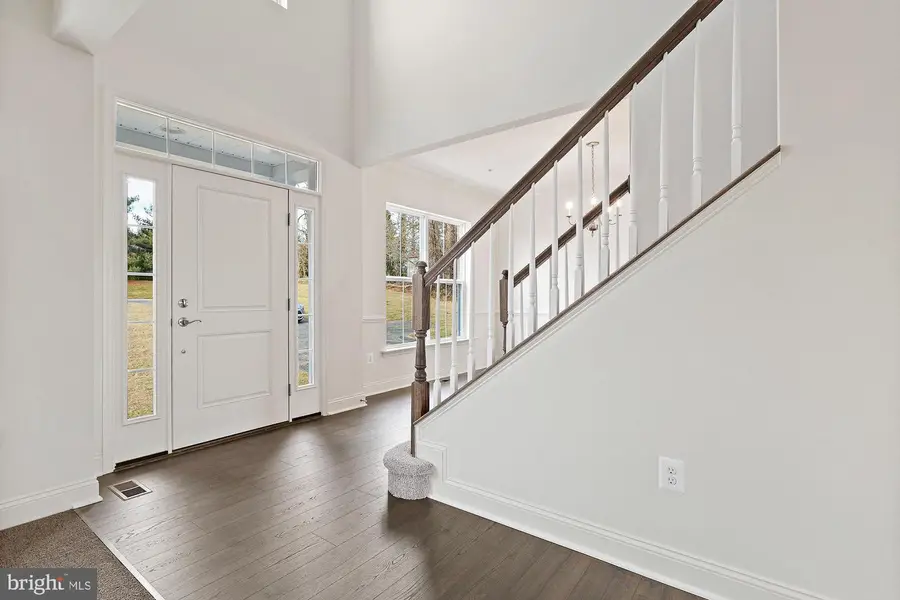 20821 Brooke Knolls Rd, Gaithersburg, MD 20882 - #2