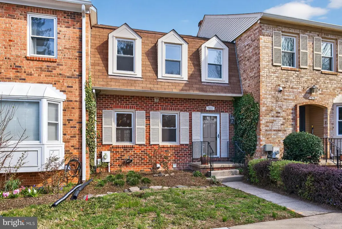 7521 Coddle Harbor Ln, Potomac, MD 20854 - #1