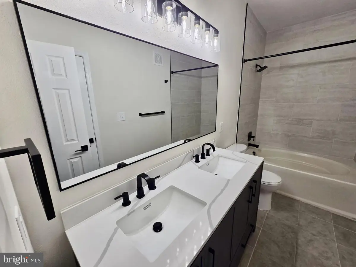 13504 Derry Glen Ct #201, Germantown, MD 20874 - #1