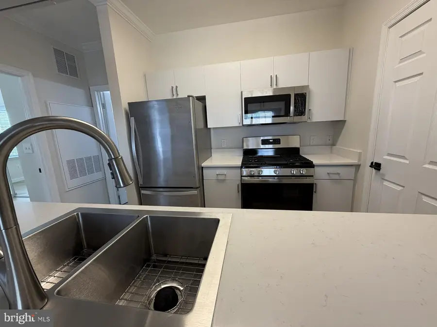 13504 Derry Glen Ct #201, Germantown, MD 20874 - #2