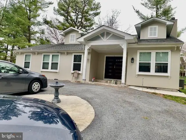 17616 Garrett Dr, Gaithersburg, MD 20878 - #1