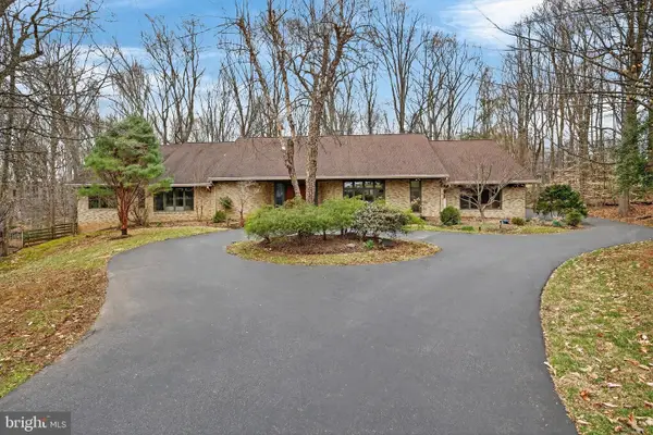 2 Lake Potomac Ct, ROCKVILLE, MD 20854