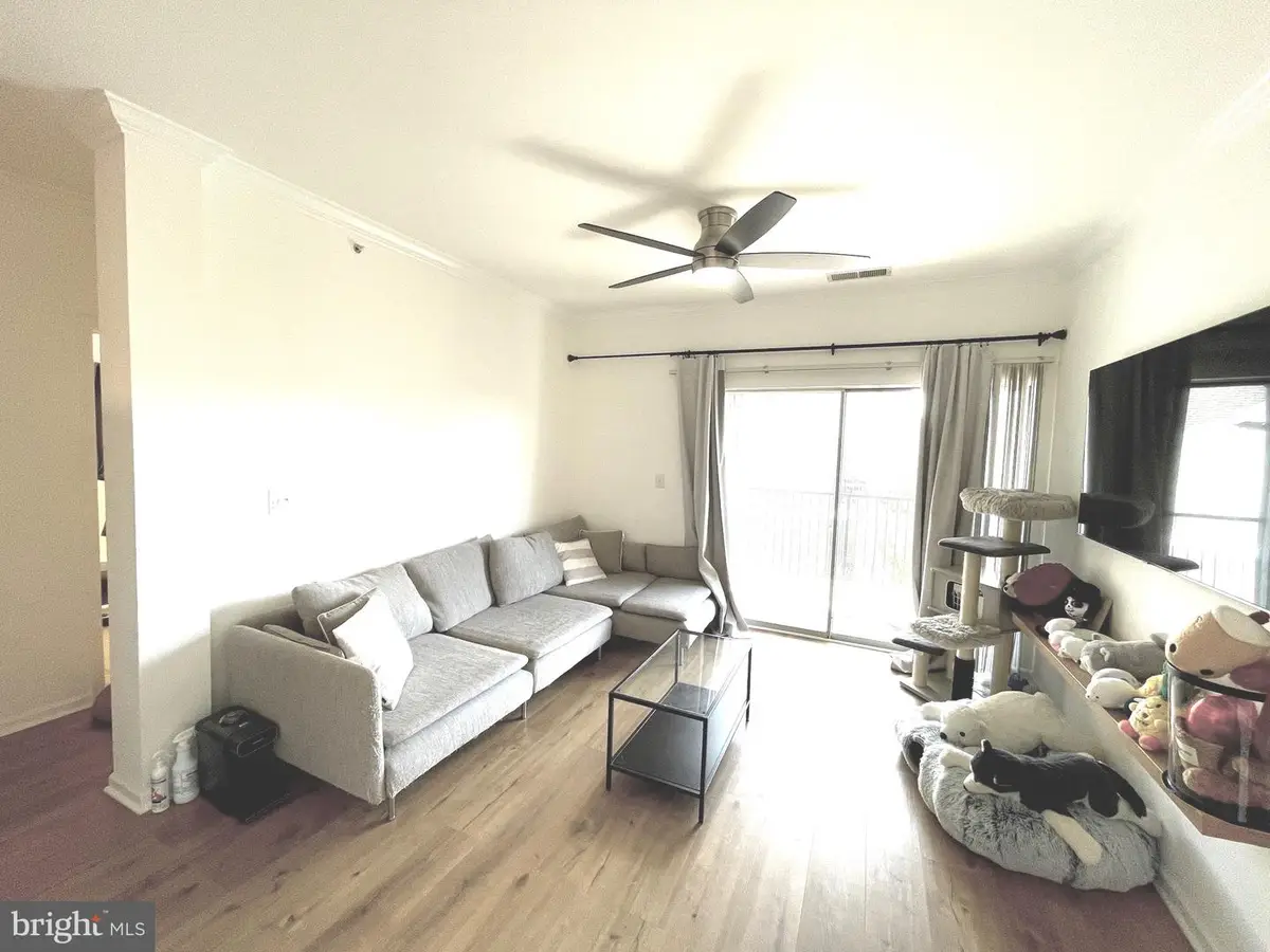 19611 Galway Bay Cir #403, Germantown, MD 20874 - #1