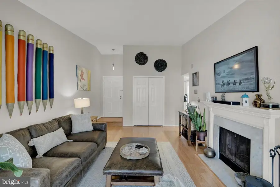 11 Pickering Ct #11-201, Germantown, MD 20874 - #2