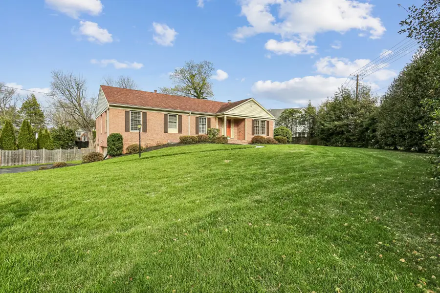 11001 Rosemont Dr, Rockville, MD 20852 - #2