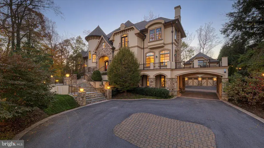 8710 Fernwood Rd, Bethesda, MD 20817 - #2