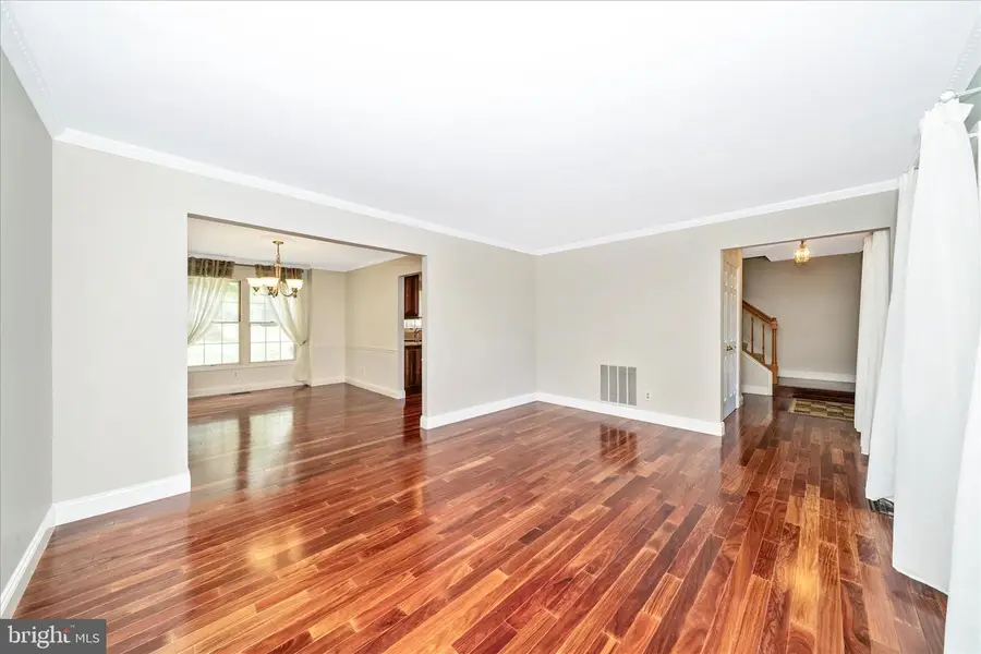 15623 Sycamore Ln, Rockville, MD 20853 - #2