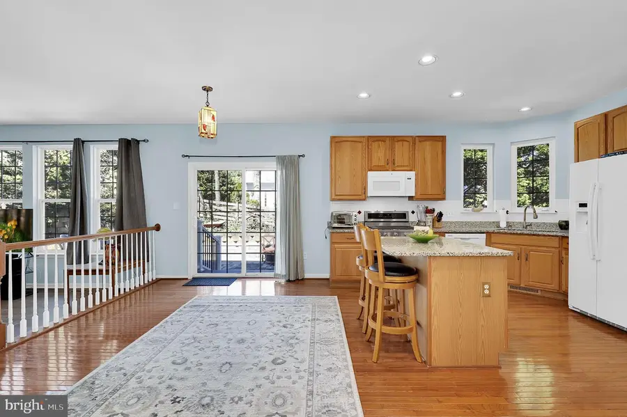 20419 Foxwood Ter, Germantown, MD 20876 - #2