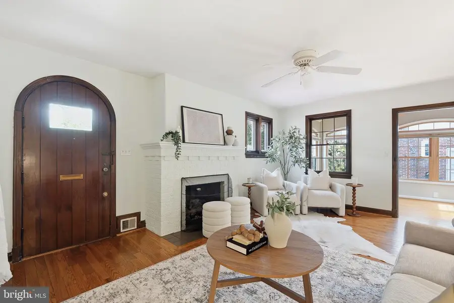 9504 Riley Rd, Silver Spring, MD 20910 - #2