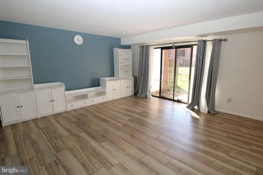 884 Quince Orchard Blvd, Gaithersburg, MD 20878 - #2