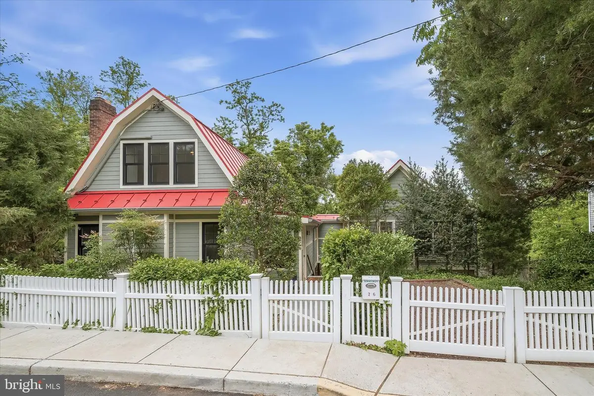 26 Wellesley Cir, Glen Echo, MD 20812 - #1