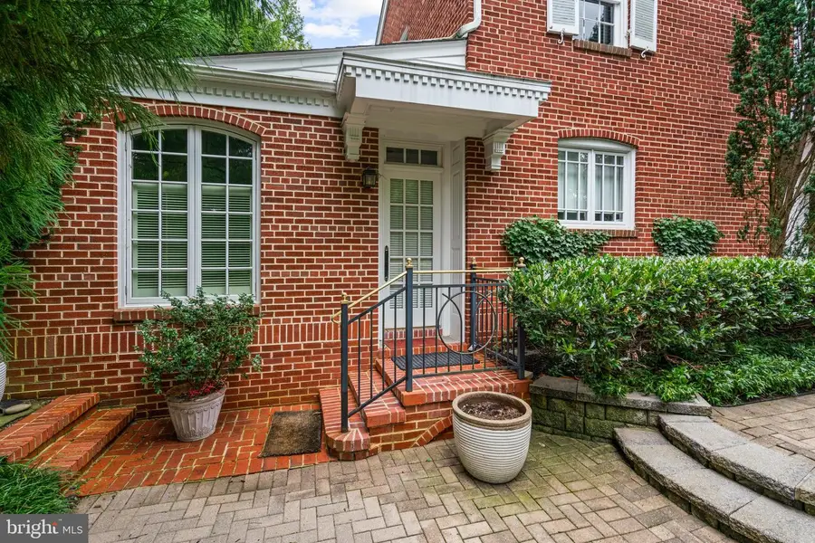 3410 Shepherd St, Chevy Chase, MD 20815 - #2