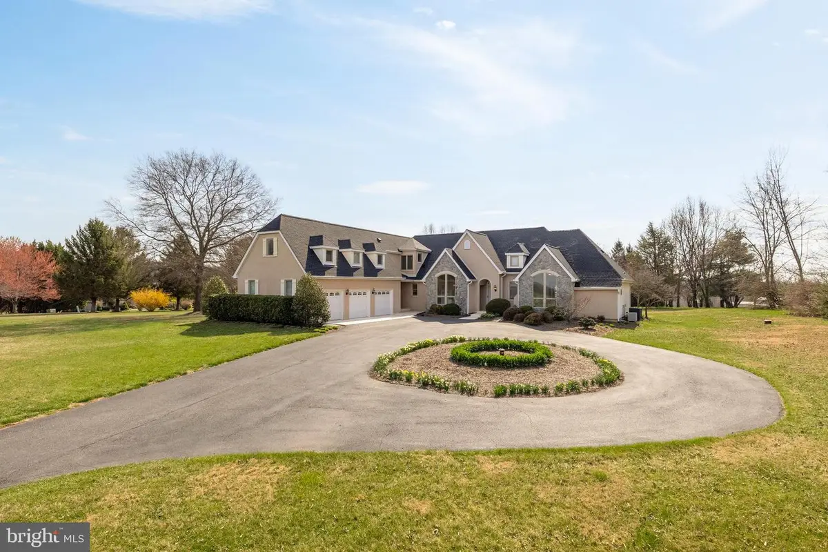 20407 Peach Tree Rd, Dickerson, MD 20842 - #1