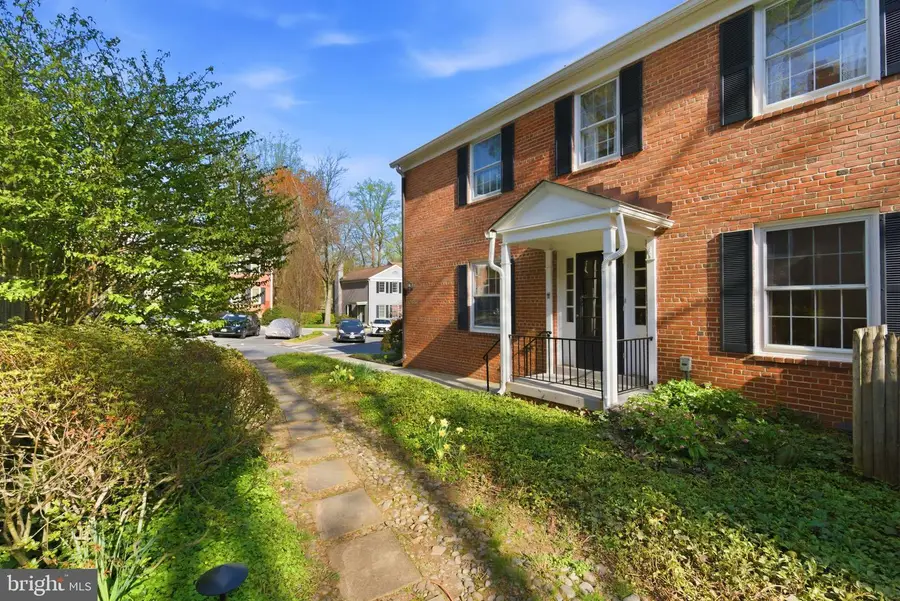 3512 Hamlet Pl, Chevy Chase, MD 20815 - #3