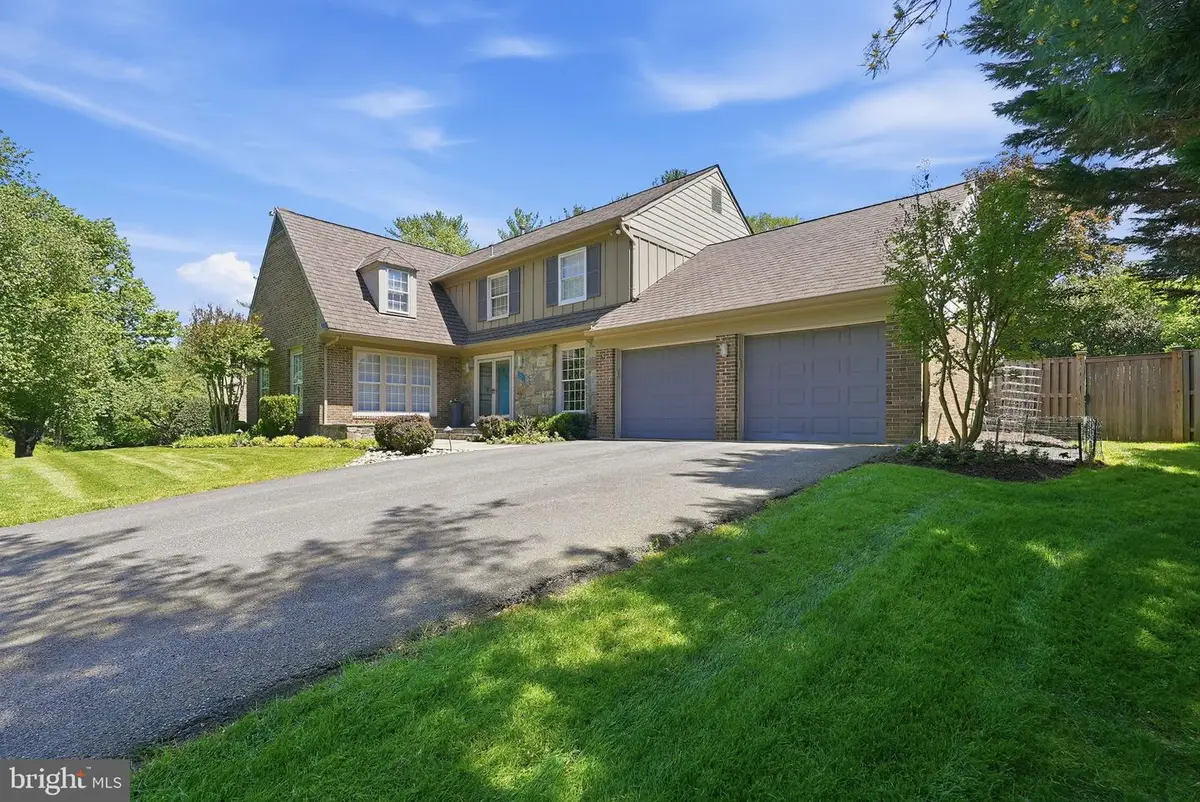 7556 Pepperell Dr, Bethesda, MD 20817 - #1
