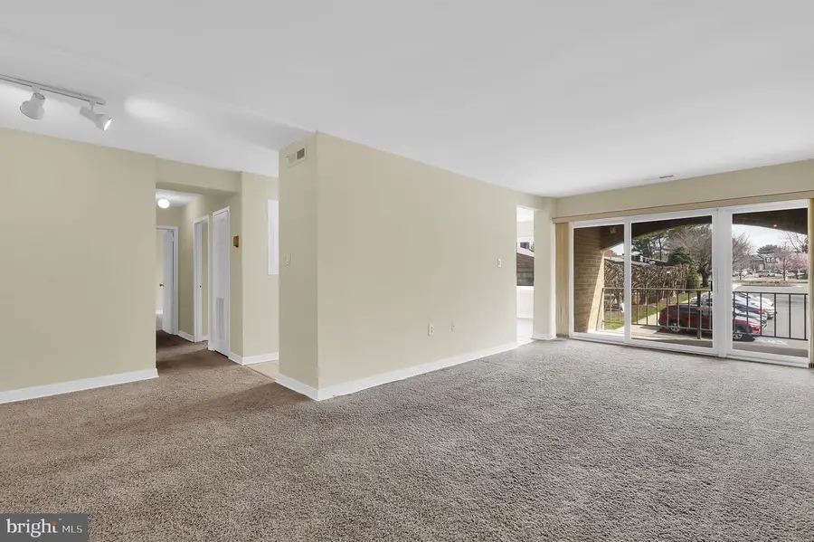 448 Girard St #204, Gaithersburg, MD 20877 - #2