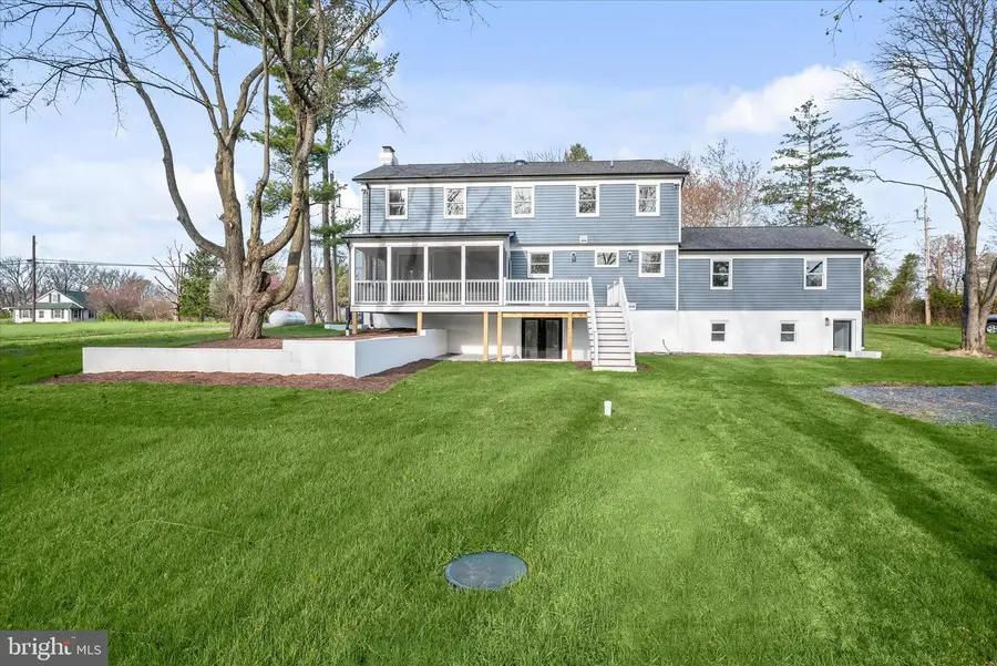 21611 Slidell Rd, Boyds, MD 20841 - #2