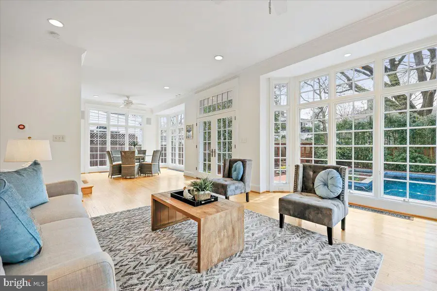 4913 Chevy Chase Blvd, Chevy Chase, MD 20815 - #3