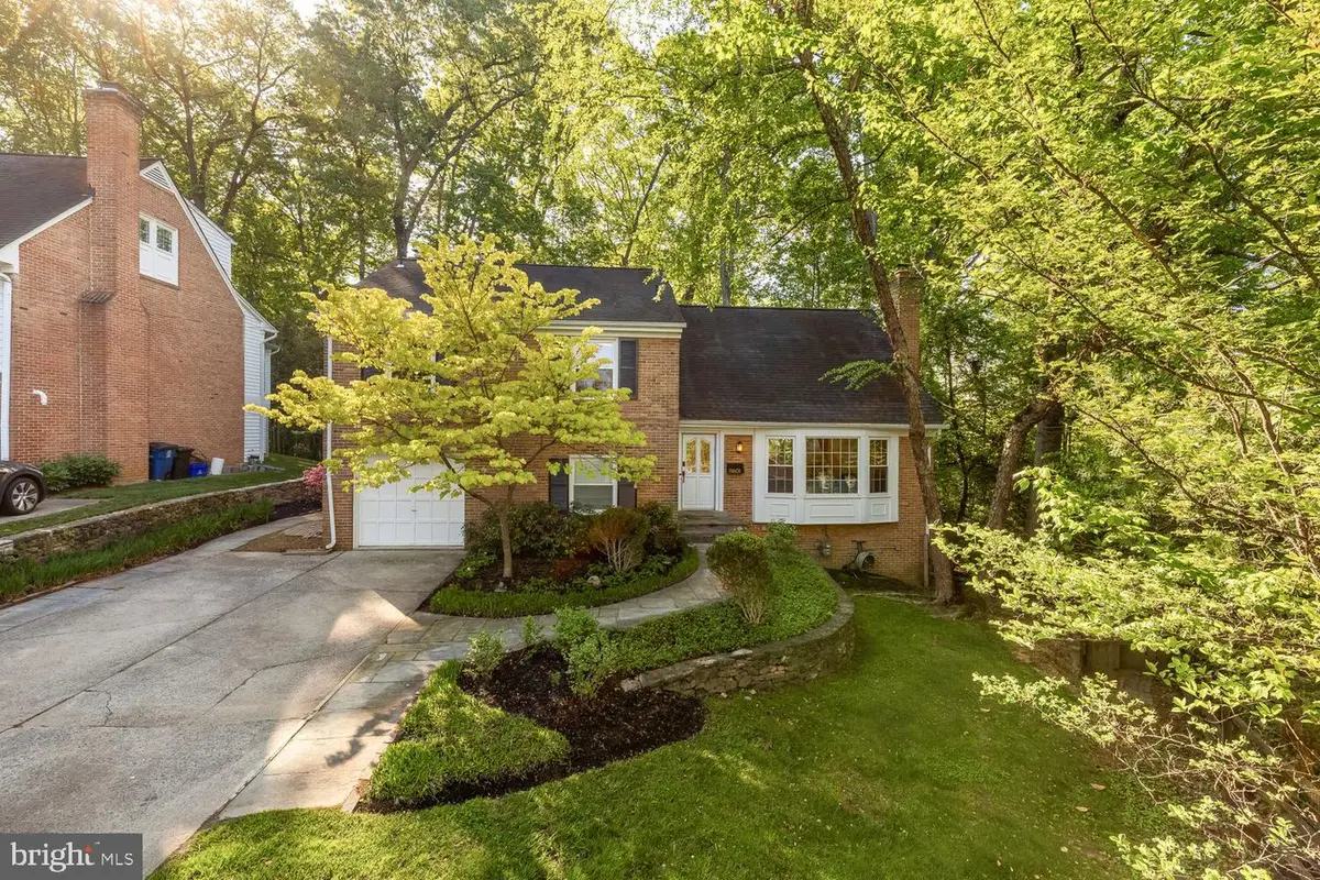 11601 Magruder Ln, Rockville, MD 20852 - #1