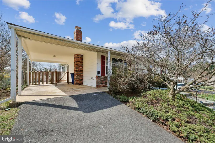 11924 Fernshire Rd, Gaithersburg, MD 20878 - #3