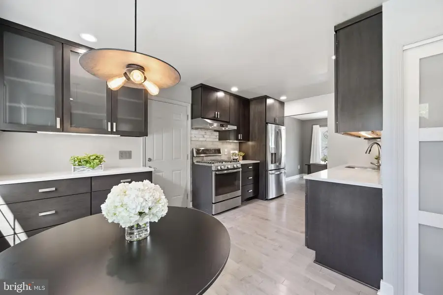 7 Bentley Ct, Rockville, MD 20850 - #2